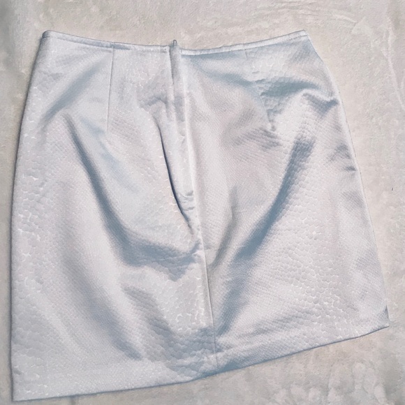 White snake skin mini skirt 🐍 - Picture 3 of 4